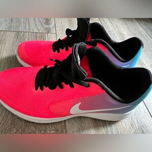 Nike Revolution 3 Sneakers